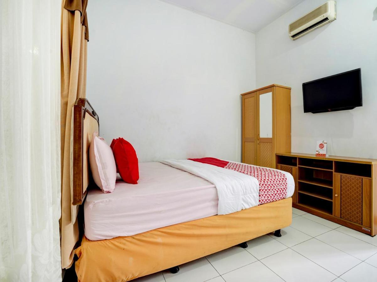 Super Oyo 90118 Hotel Diamond Syariah Subang Extérieur photo
